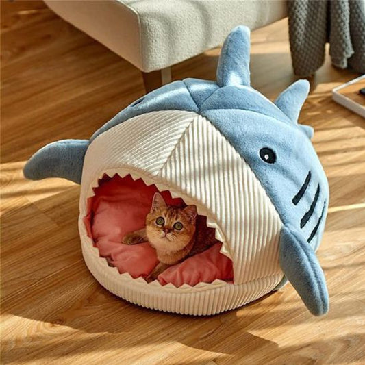 Niche pour chat requin